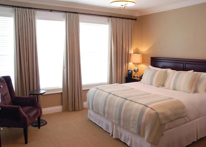 124 On Queen Hotel & Spa